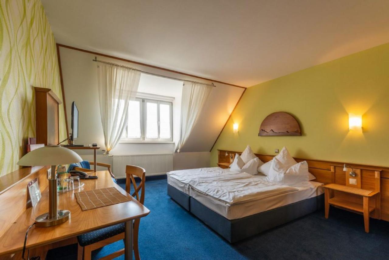 Biobausewein Wein Hotel Leben Iphofen Exteriör bild
