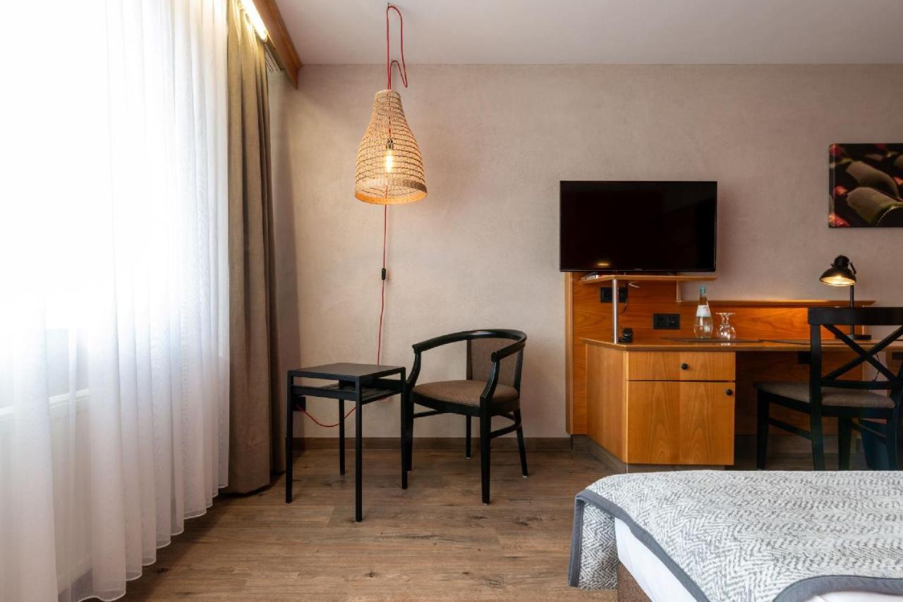 Biobausewein Wein Hotel Leben Iphofen Exteriör bild